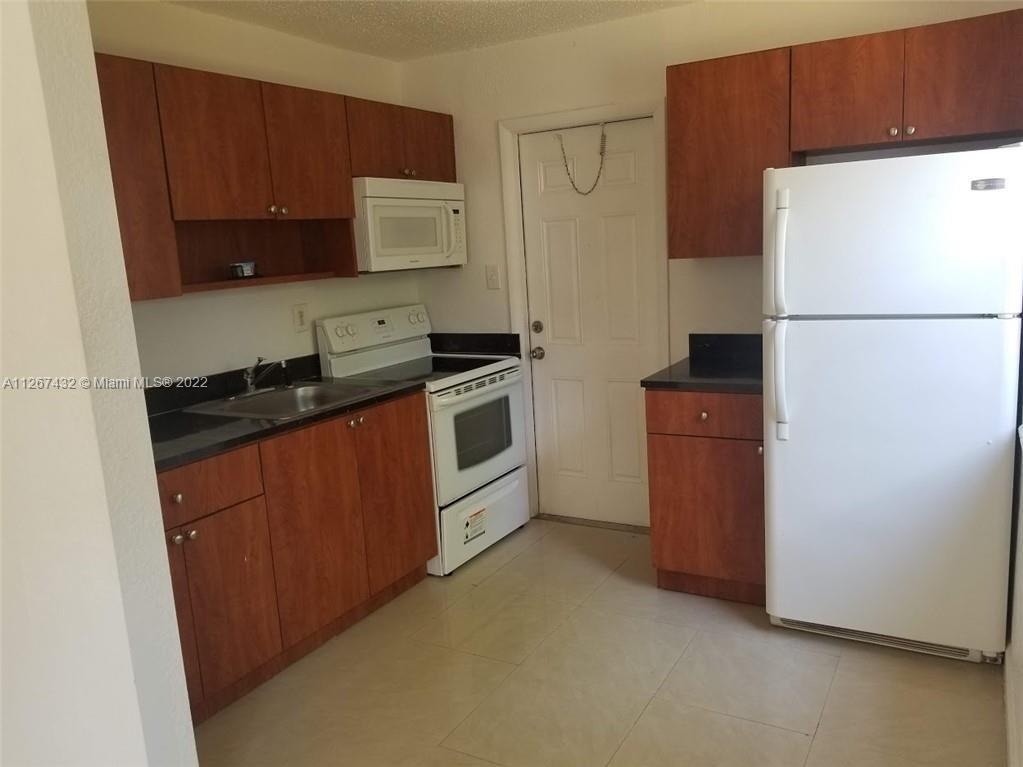 See details / 972 sq. ft. $ 2023-01-17 0 Photo