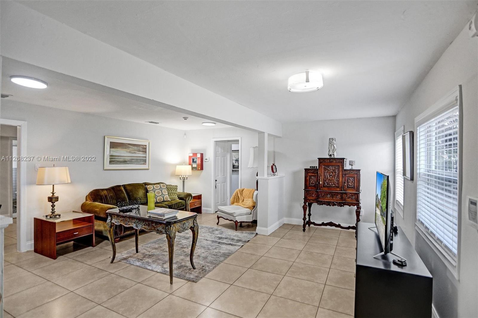 See details / 3154 sq. ft. $ 2022-11-08 0 Photo
