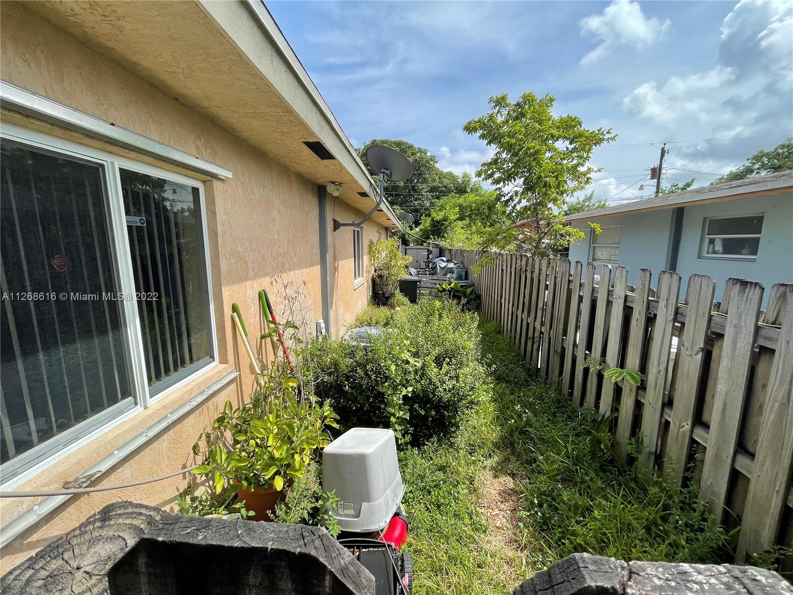 See details / 2141 sq. ft. $ 2022-09-06 0 Photo