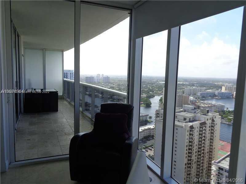 Ver detalles 3107 3 / 4 1571 sq. ft. $ 2022-09-06 0 foto