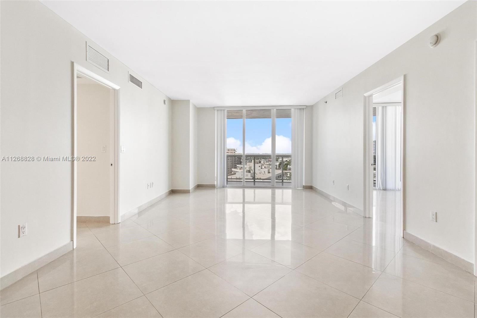 Ver detalles 1608 3 / 3 1571 sq. ft. $ 2022-10-13 0 foto