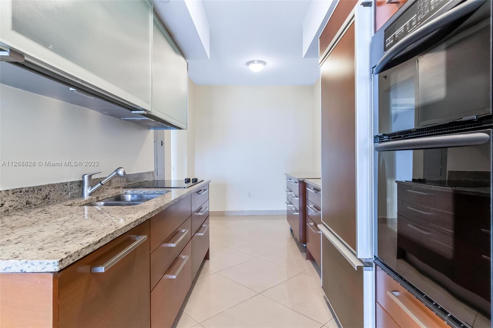 Ver detalles 1608 3 / 3 1571 sq. ft. $ 2022-10-13 0 foto