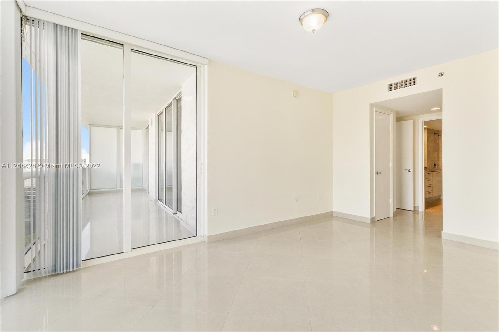 Ver detalles 1608 3 / 3 1571 sq. ft. $ 2022-10-13 0 foto