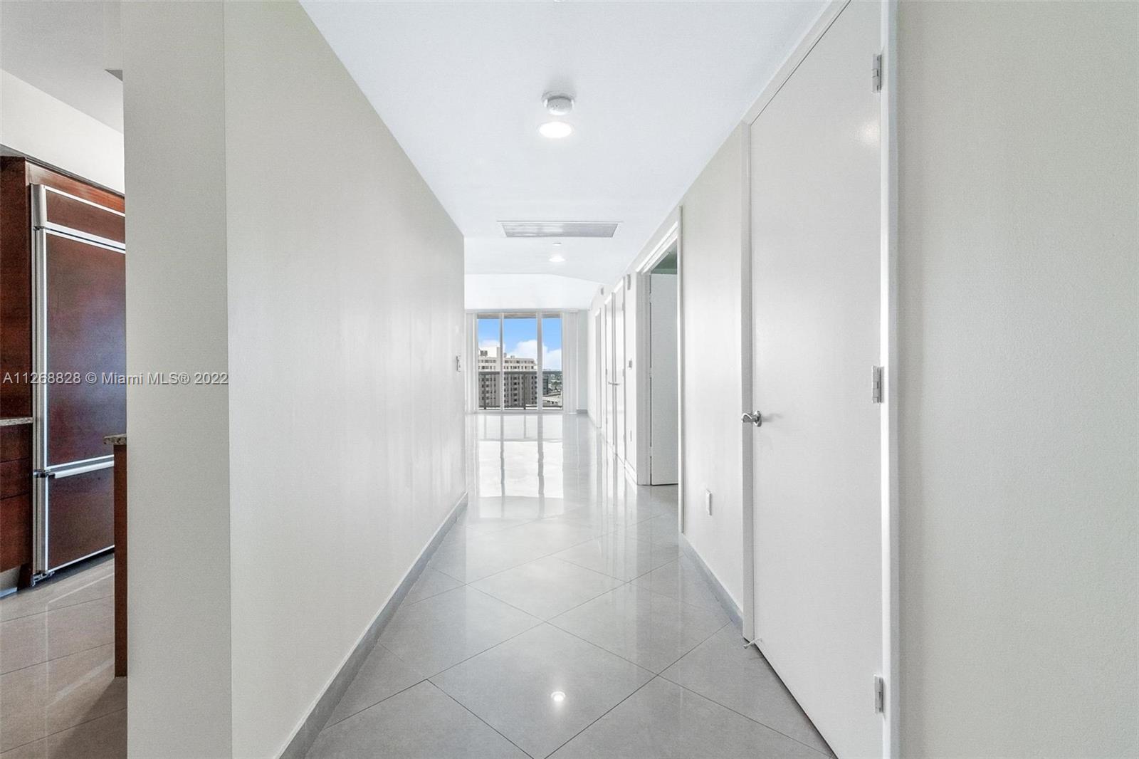 Ver detalles 1608 3 / 3 1571 sq. ft. $ 2022-10-13 0 foto