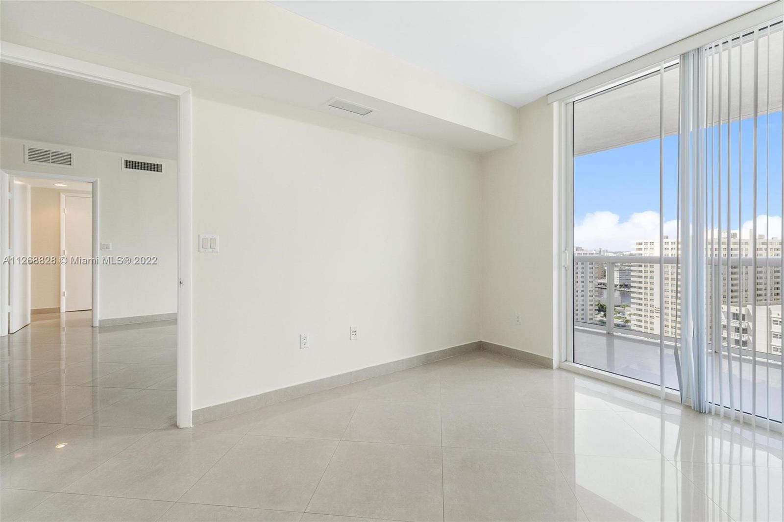 Ver detalles 1608 3 / 3 1571 sq. ft. $ 2022-10-13 0 foto