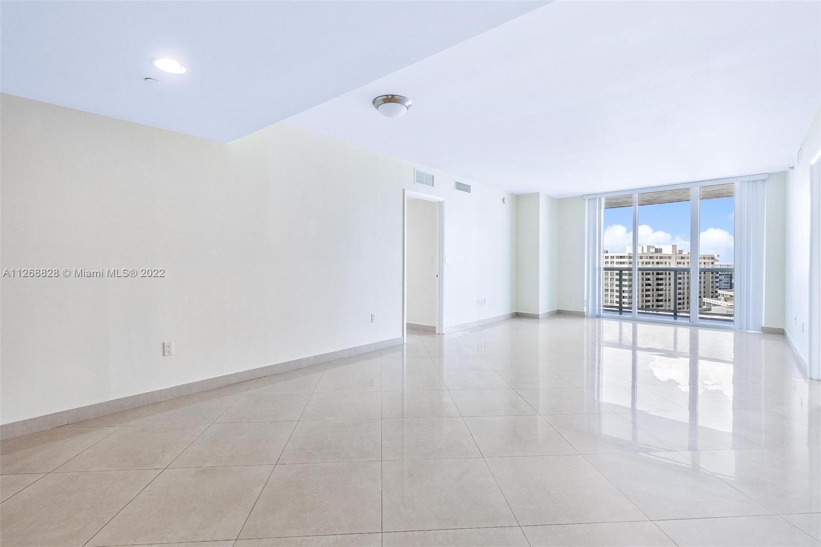 Ver detalles 1608 3 / 3 1571 sq. ft. $ 2022-10-13 0 foto