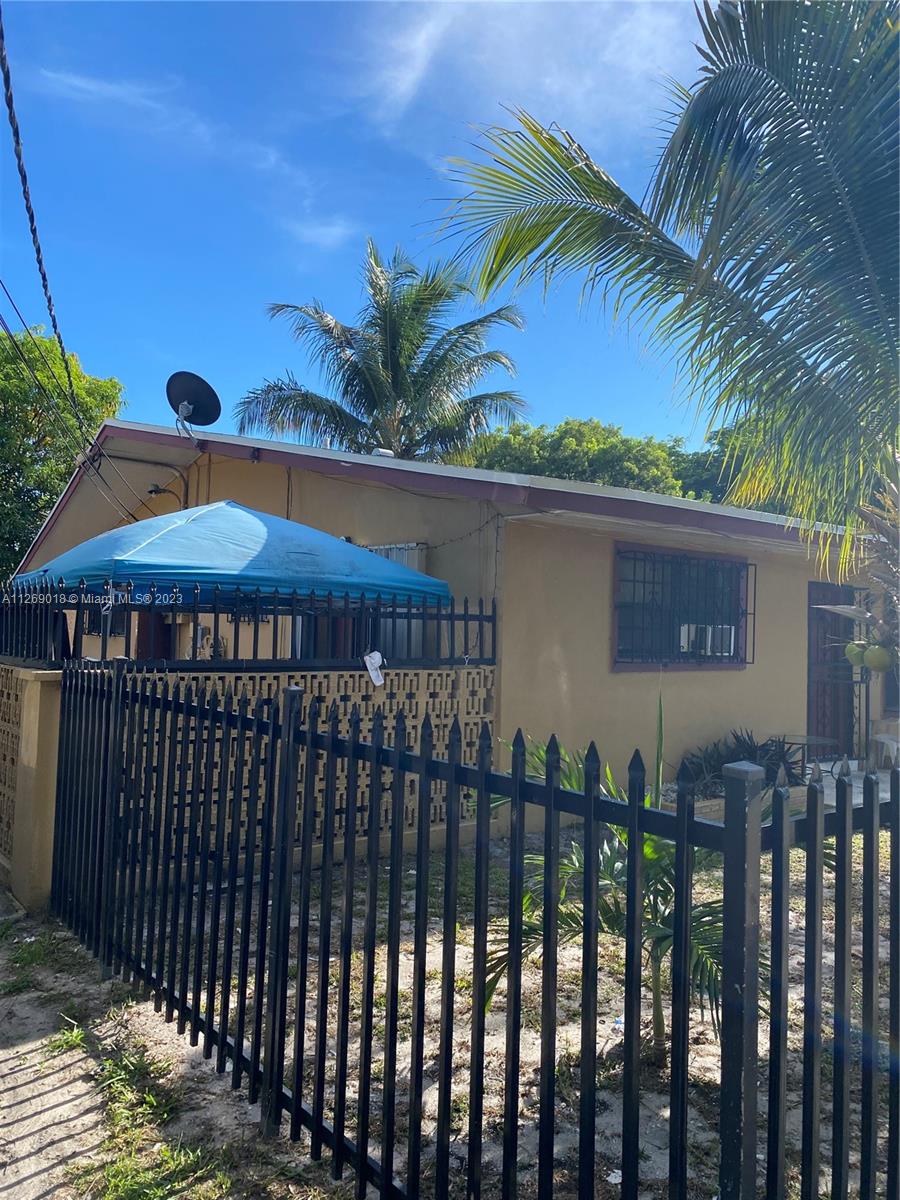 See details / 2350 sq. ft. $ 2022-09-11 0 Photo