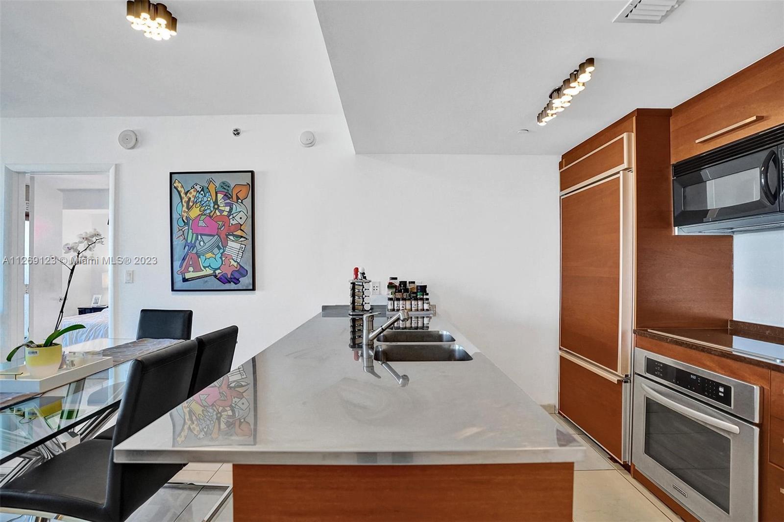 See details 2009 2 / 1 1086 sq. ft. $ 2023-01-13 0 Photo