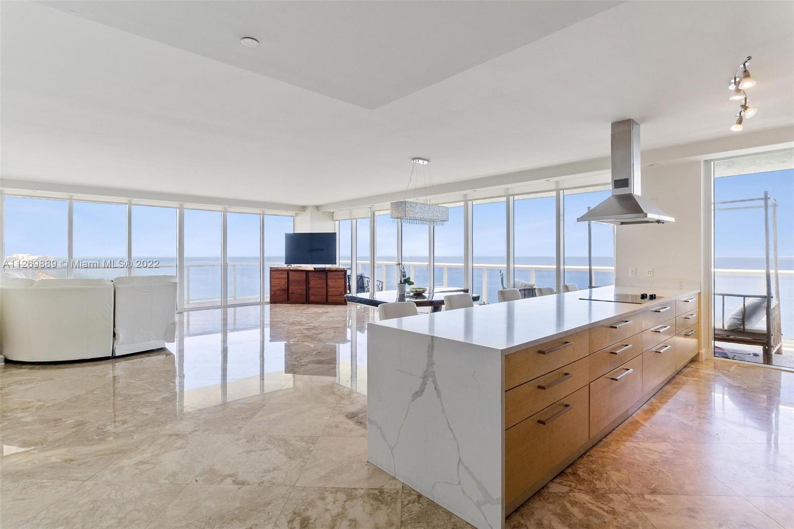 See details 4701 3 / 3 2065 sq. ft. $ 2022-09-08 0 Photo