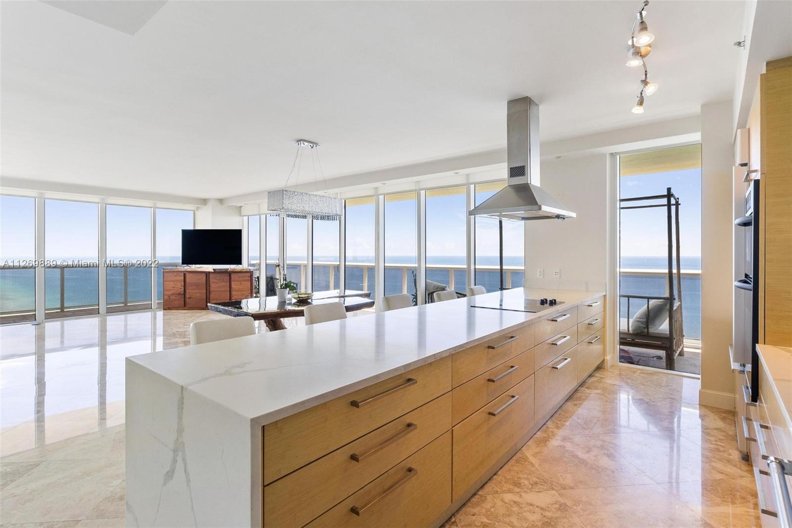 See details 4701 3 / 3 2065 sq. ft. $ 2022-09-08 0 Photo