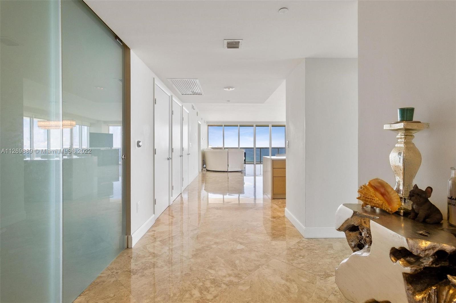 See details 4701 3 / 3 2065 sq. ft. $ 2022-09-08 0 Photo