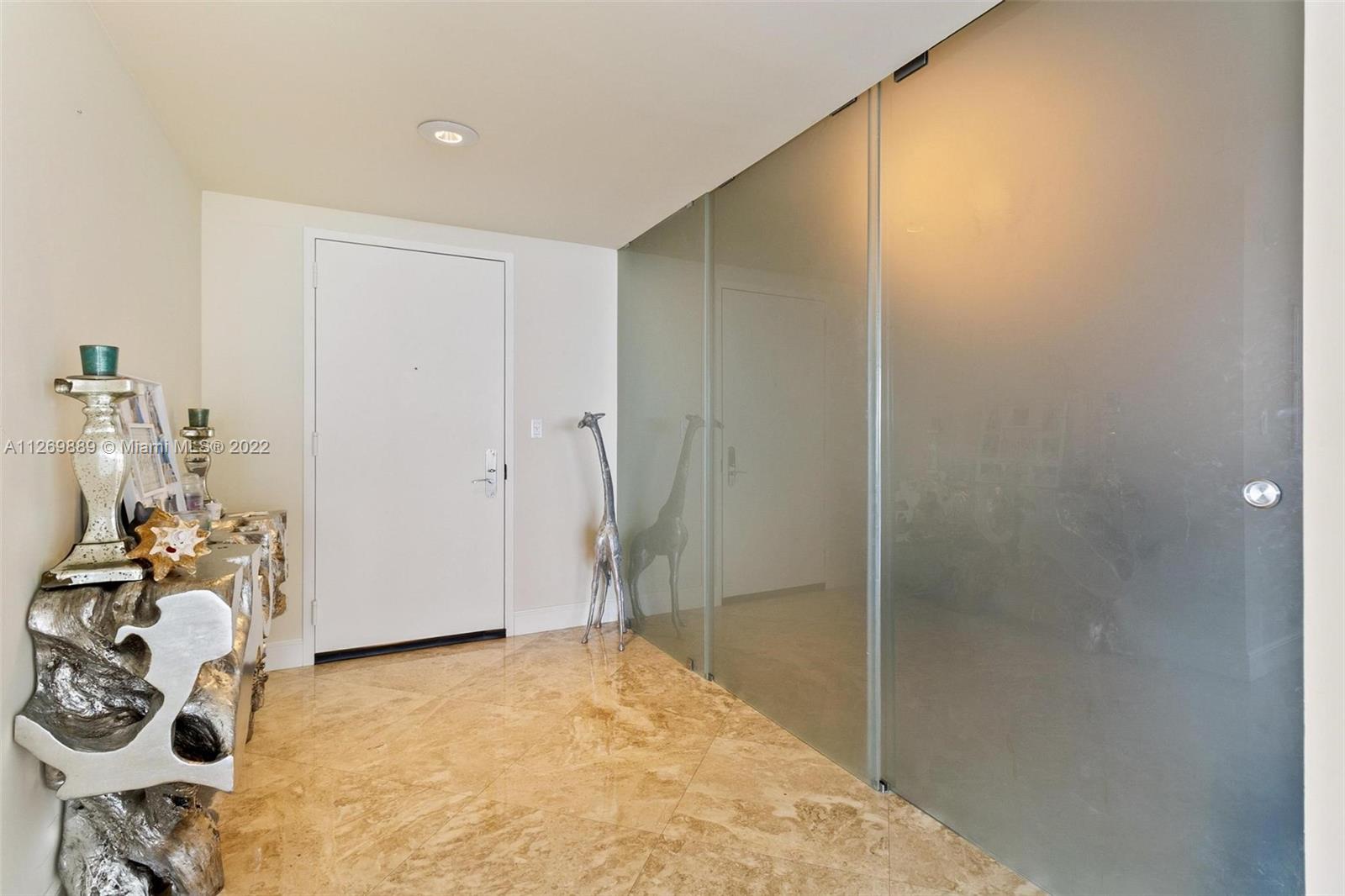 See details 4701 3 / 3 2065 sq. ft. $ 2022-09-08 0 Photo