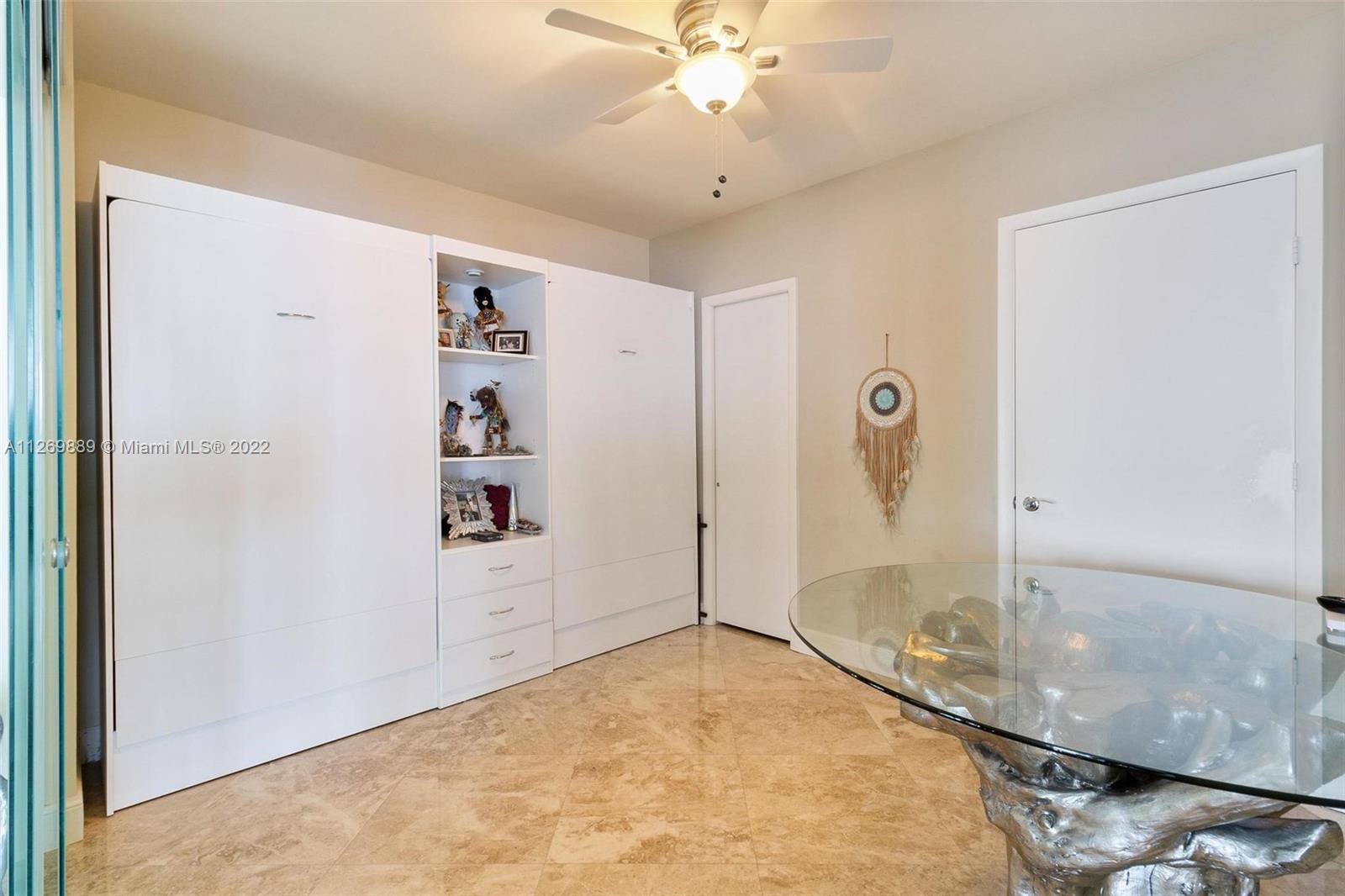 See details 4701 3 / 3 2065 sq. ft. $ 2022-09-08 0 Photo