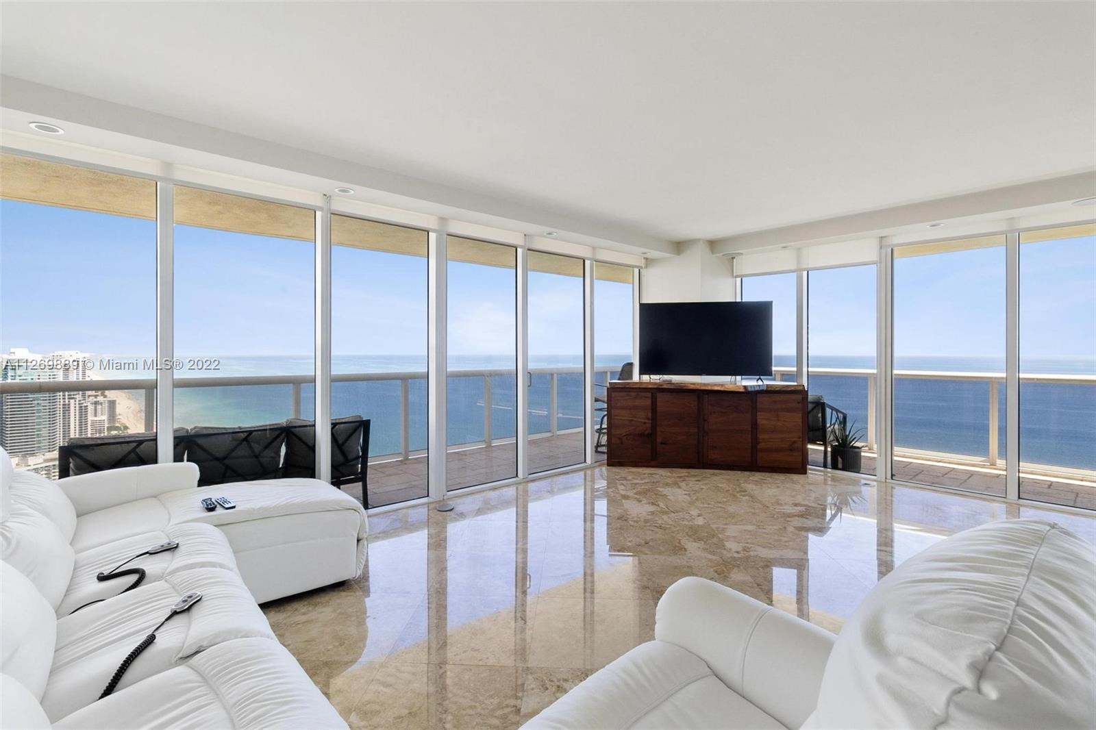 See details 4701 3 / 3 2065 sq. ft. $ 2022-09-08 0 Photo