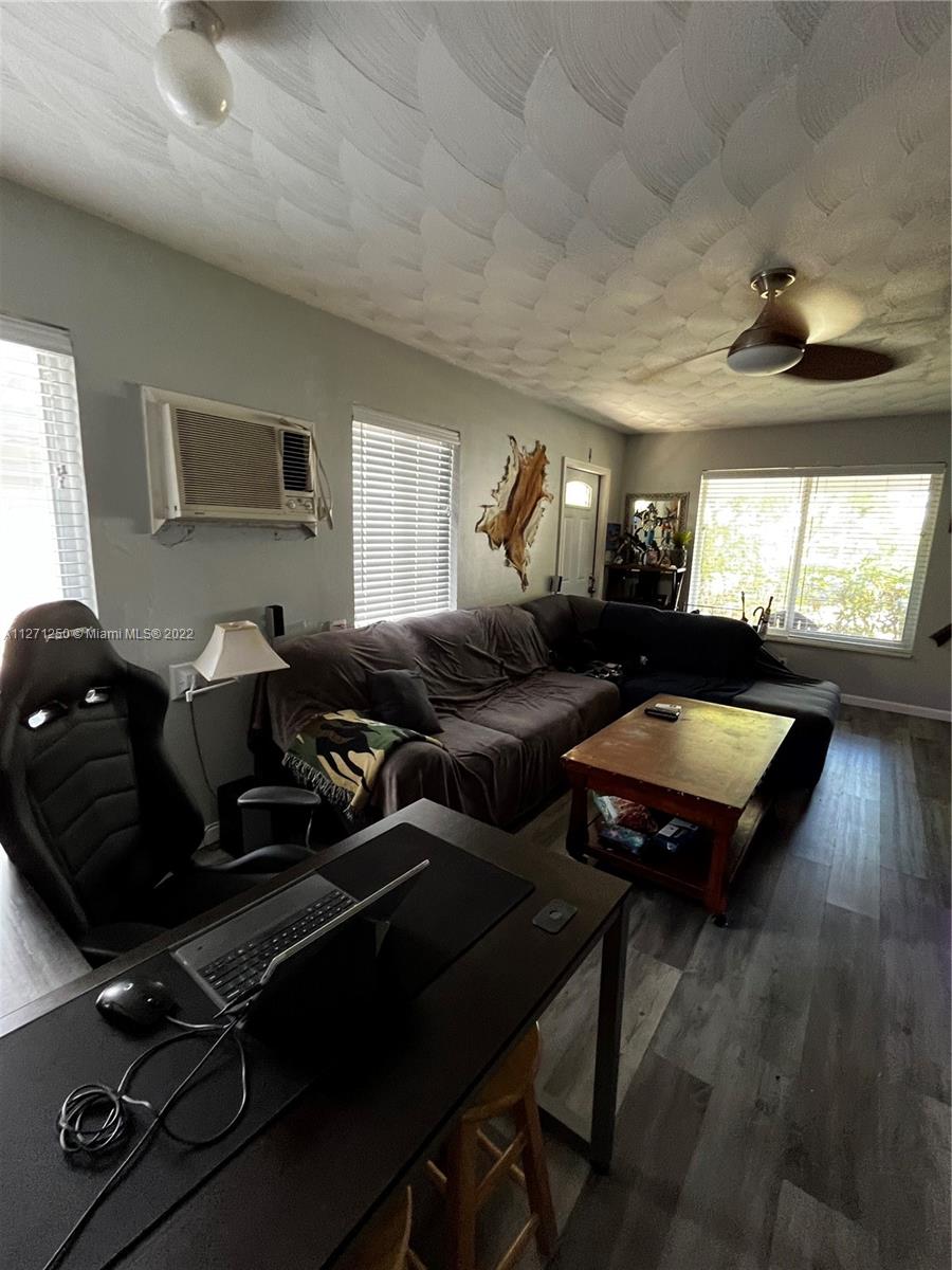 See details / 1868 sq. ft. $ 2023-01-28 0 Photo