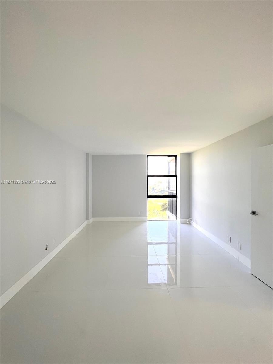 Photo of 20379 Country Club Dr #1434, Aventura, Florida, 33180 - Master bedroom