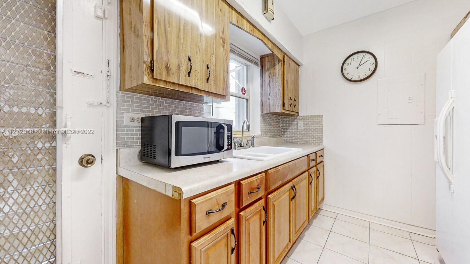 See details / 2410 sq. ft. $ 2022-11-03 0 Photo