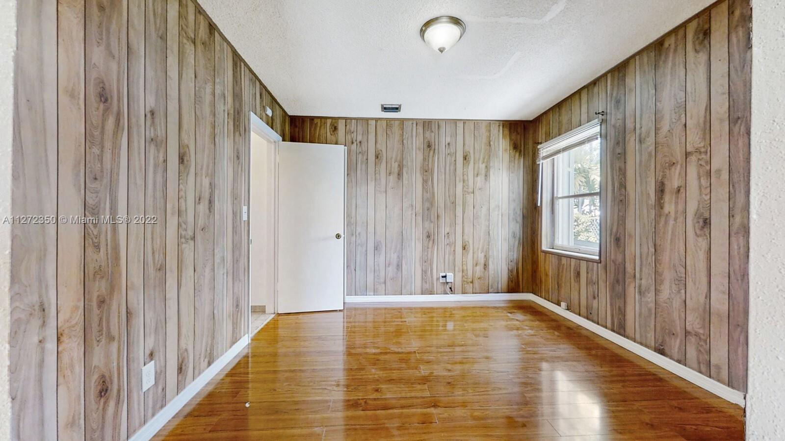 See details / 2410 sq. ft. $ 2022-11-03 0 Photo