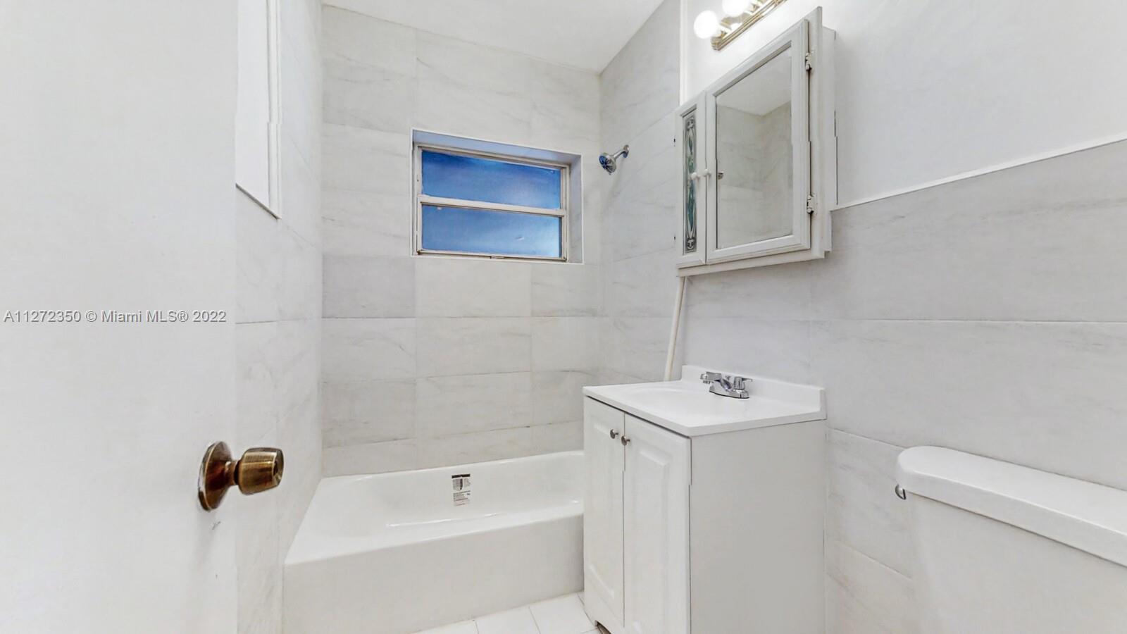 See details / 2410 sq. ft. $ 2022-11-03 0 Photo