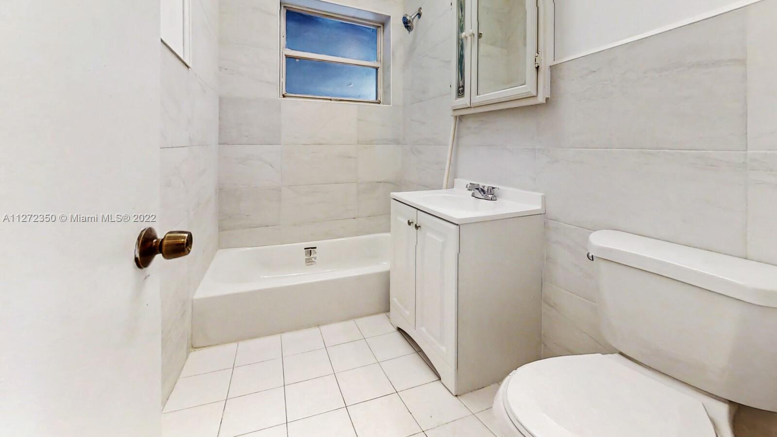 See details / 2410 sq. ft. $ 2022-11-03 0 Photo