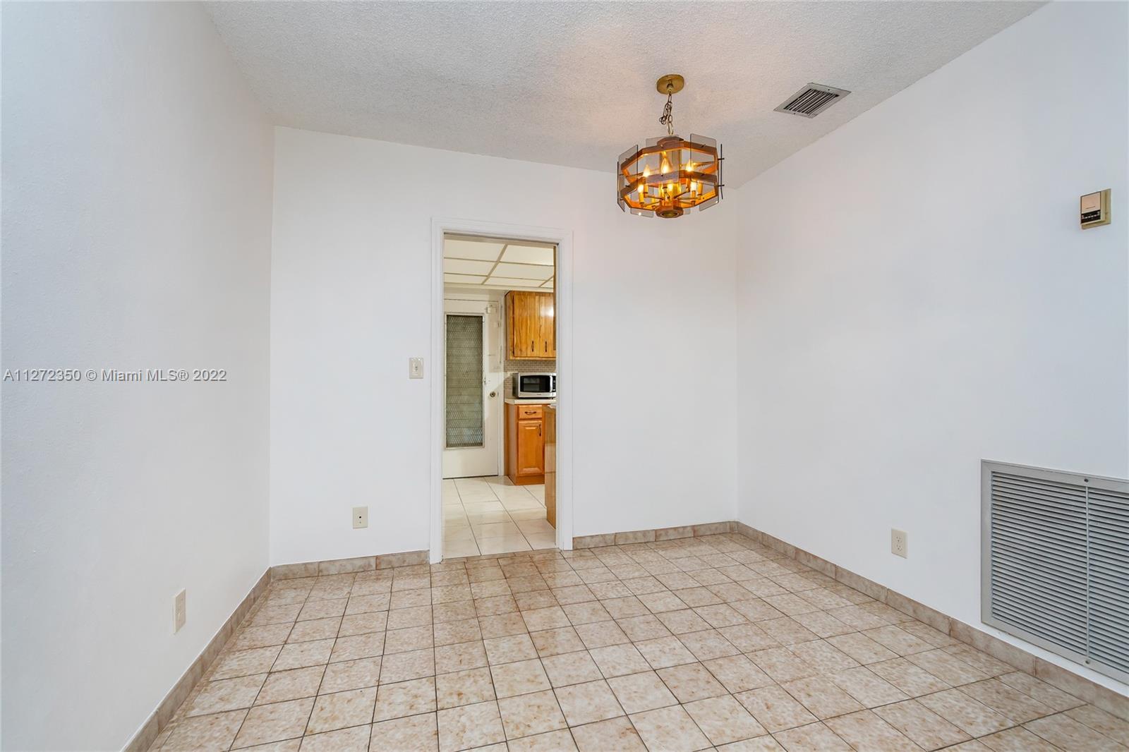 See details / 2410 sq. ft. $ 2022-11-03 0 Photo
