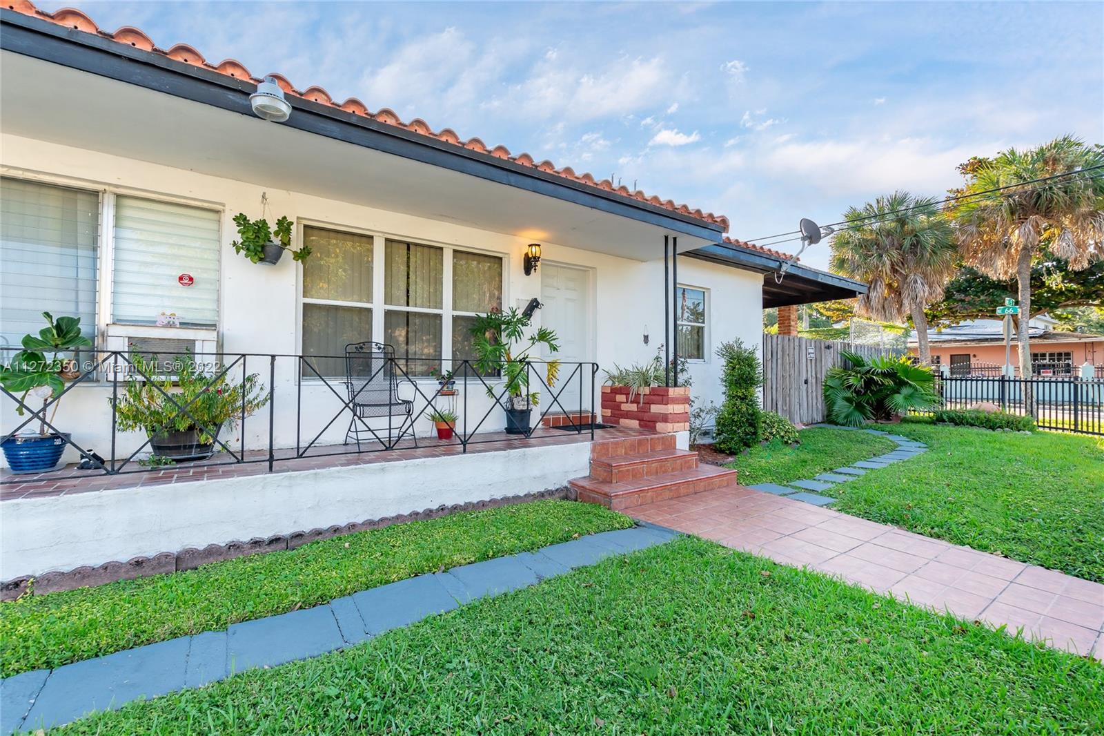See details / 2410 sq. ft. $ 2022-11-03 0 Photo