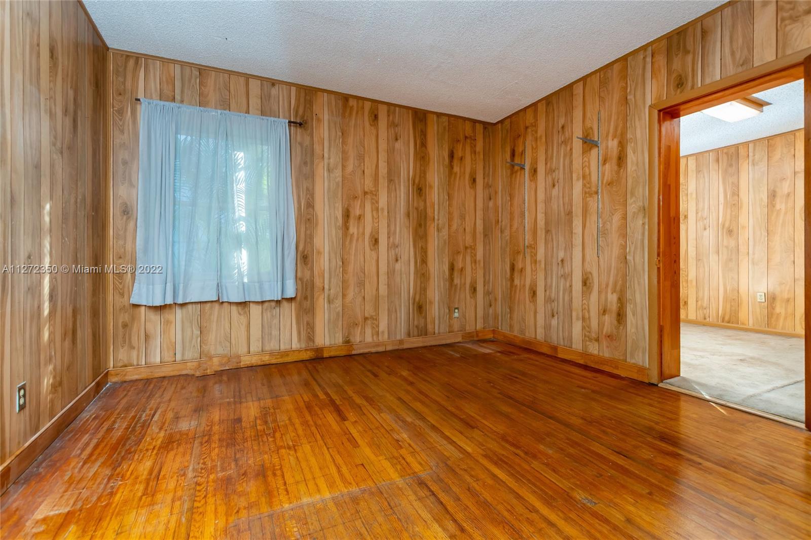 See details / 2410 sq. ft. $ 2022-11-03 0 Photo