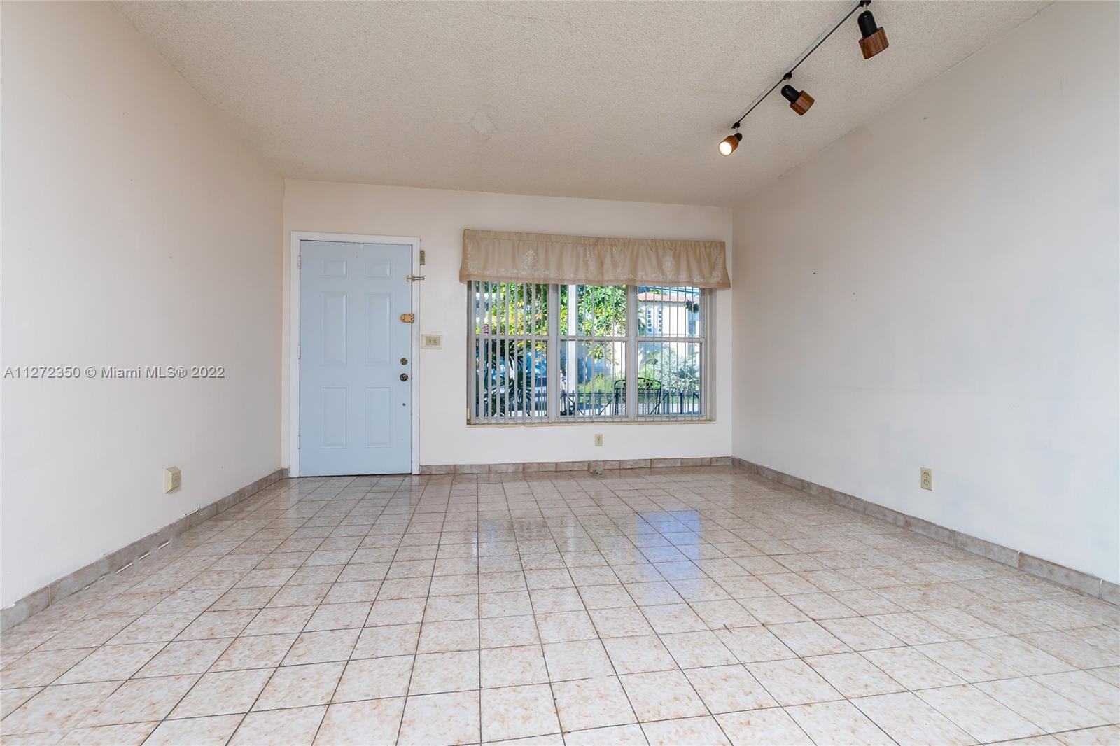 See details / 2410 sq. ft. $ 2022-11-03 0 Photo
