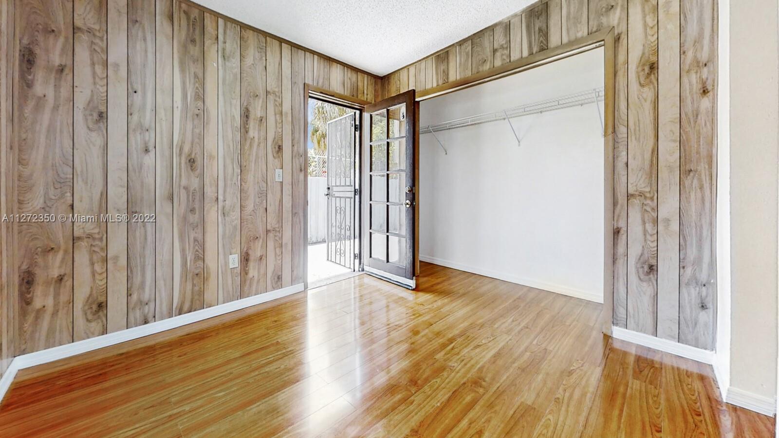 See details / 2410 sq. ft. $ 2022-11-03 0 Photo