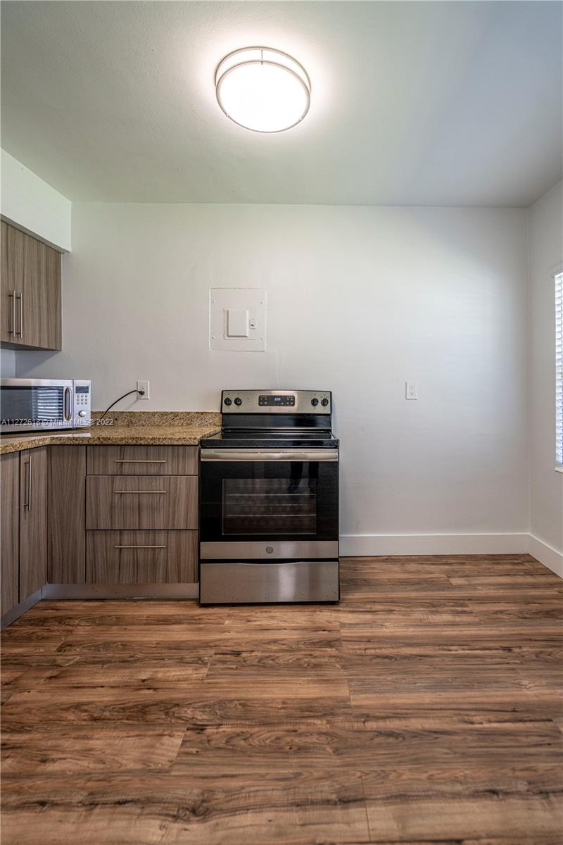See details / sq. ft. $ 2022-09-13 0 Photo