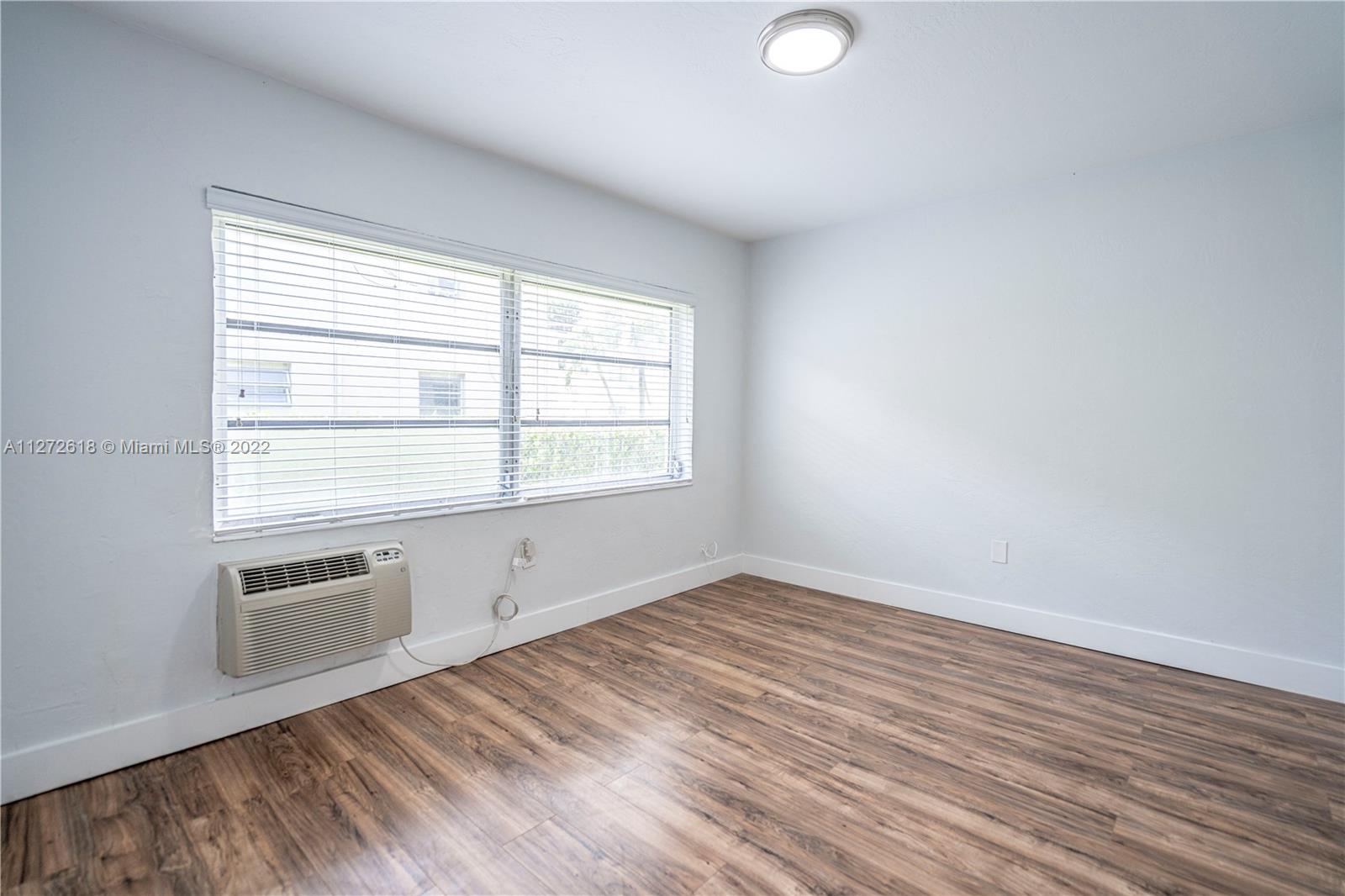See details / sq. ft. $ 2022-09-13 0 Photo