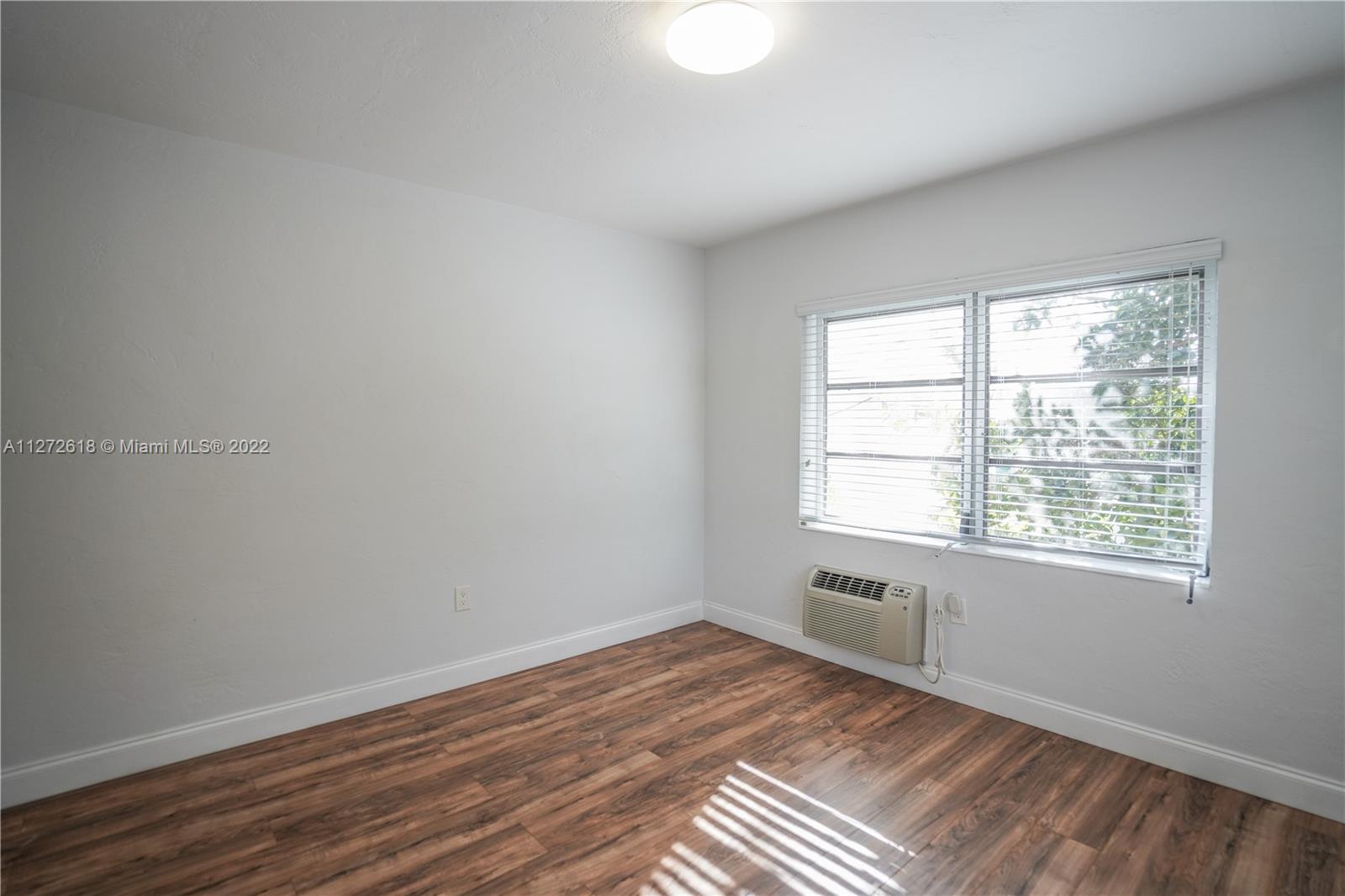 See details / sq. ft. $ 2022-09-13 0 Photo