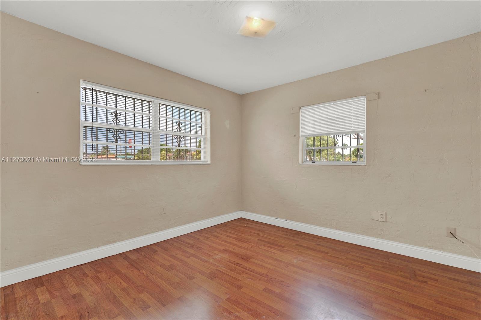 See details / 1512 sq. ft. $ 2022-09-14 0 Photo