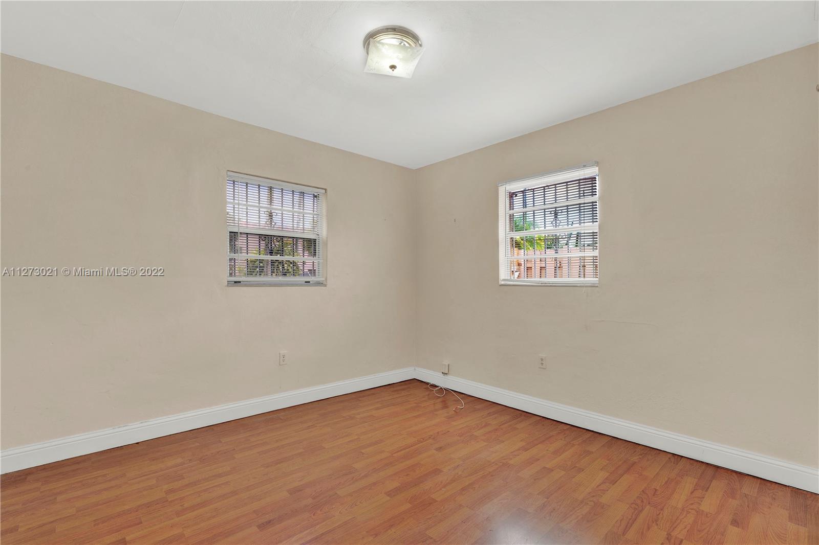 See details / 1512 sq. ft. $ 2022-09-14 0 Photo