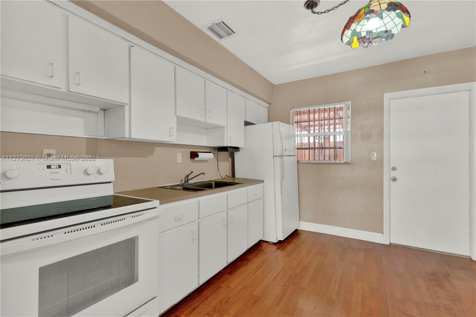 See details / 1512 sq. ft. $ 2022-09-14 0 Photo