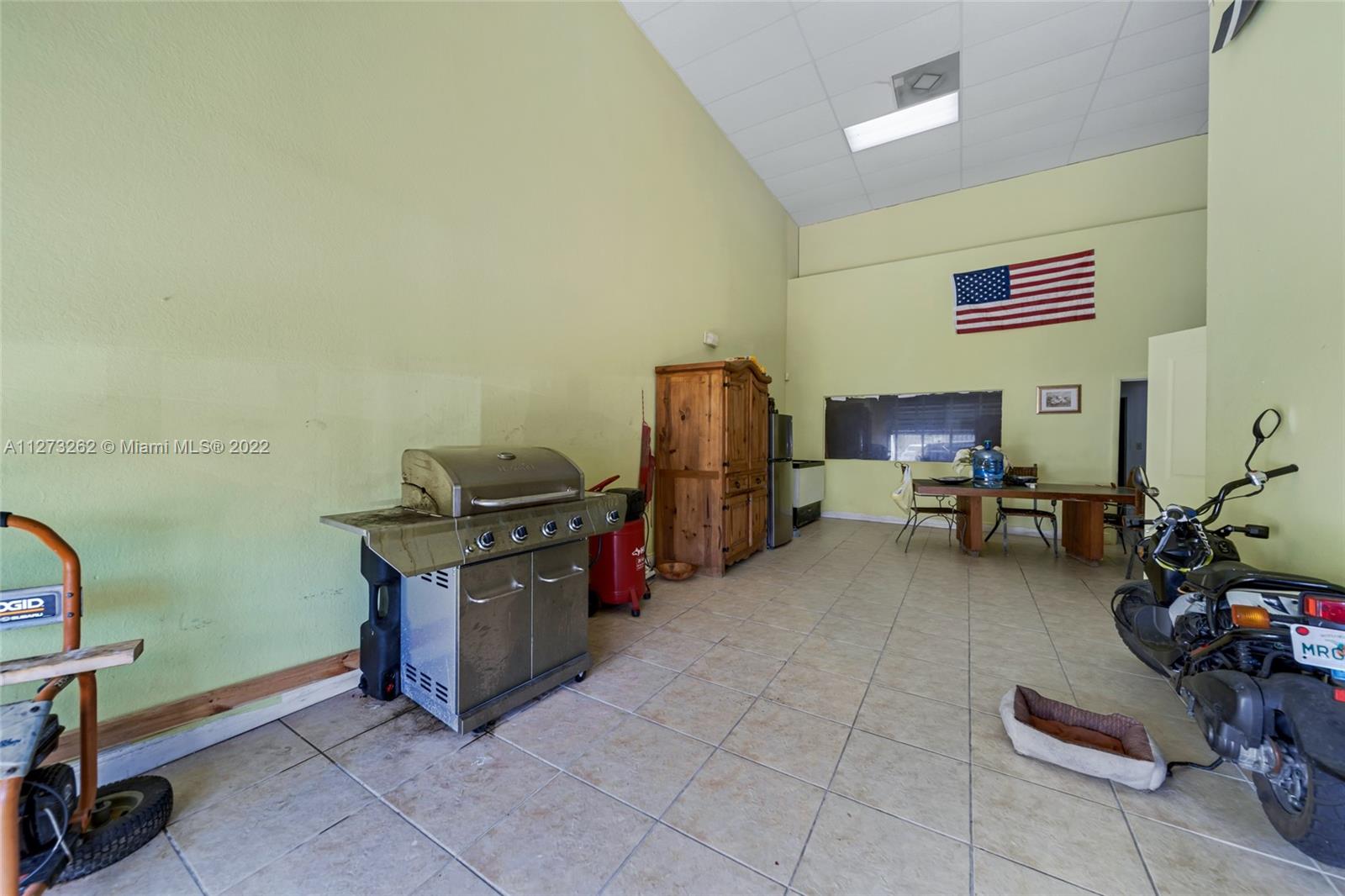 See details 3 / sq. ft. $ 2022-09-15 0 Photo