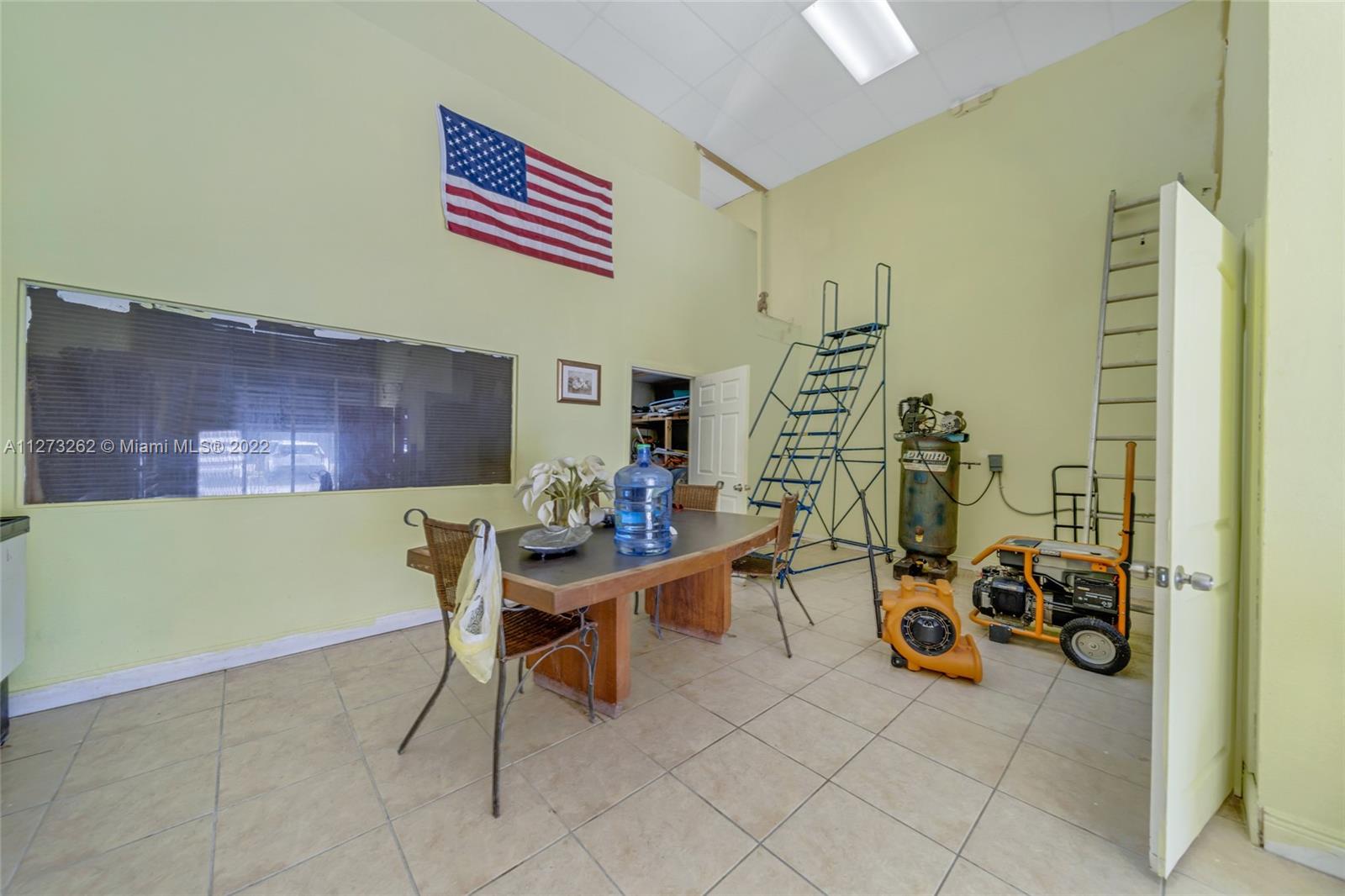 See details 3 / sq. ft. $ 2022-09-15 0 Photo