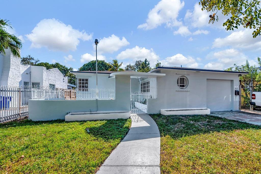 See details / 2438 sq. ft. $ 2023-01-13 0 Photo
