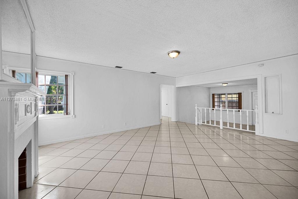 See details / 2438 sq. ft. $ 2023-01-13 0 Photo