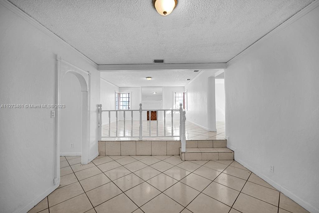See details / 2438 sq. ft. $ 2023-01-13 0 Photo