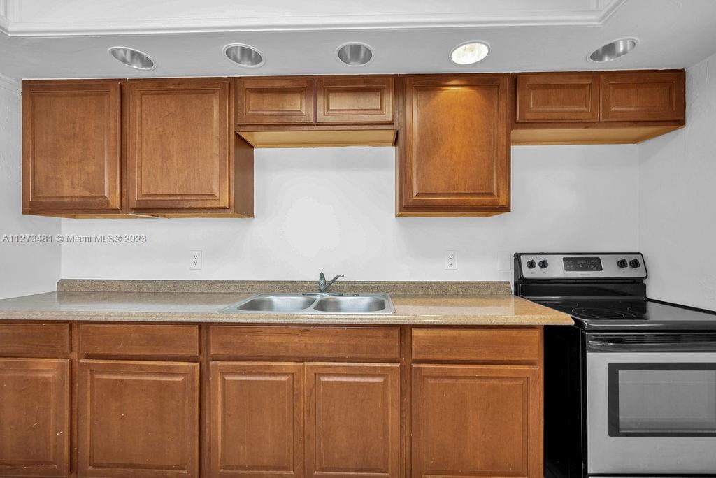 See details / 2438 sq. ft. $ 2023-01-13 0 Photo