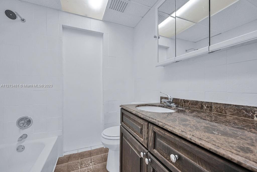See details / 2438 sq. ft. $ 2023-01-13 0 Photo