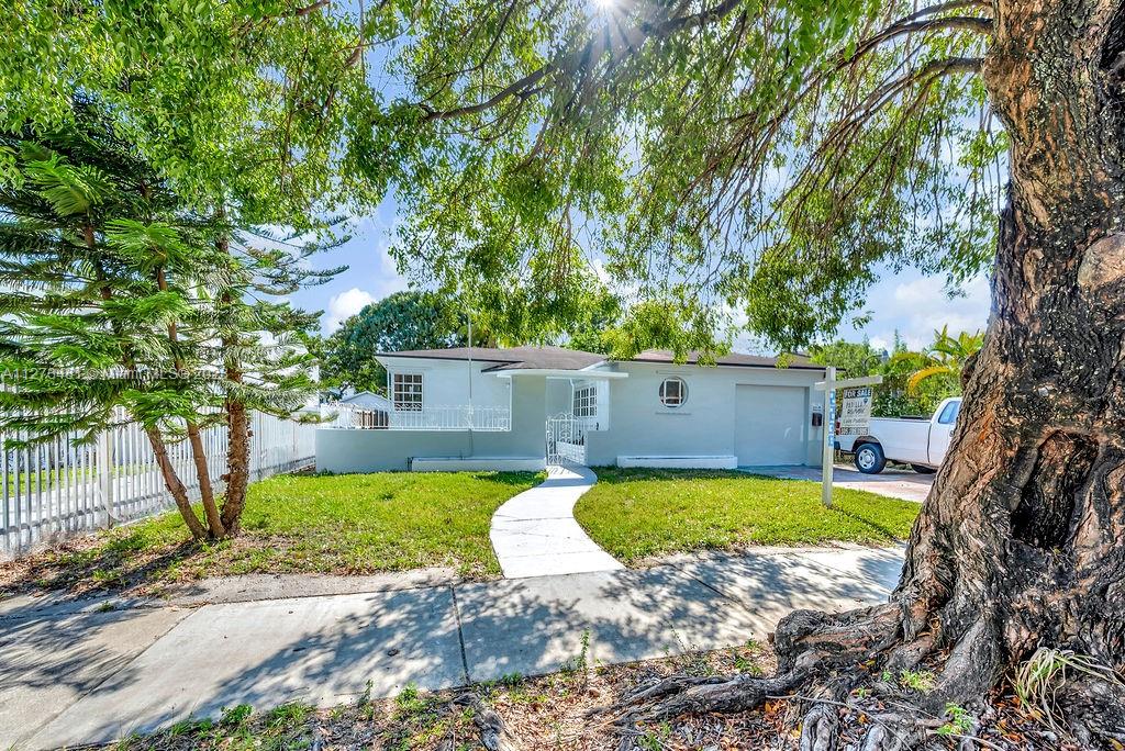 See details / 2438 sq. ft. $ 2023-01-13 0 Photo