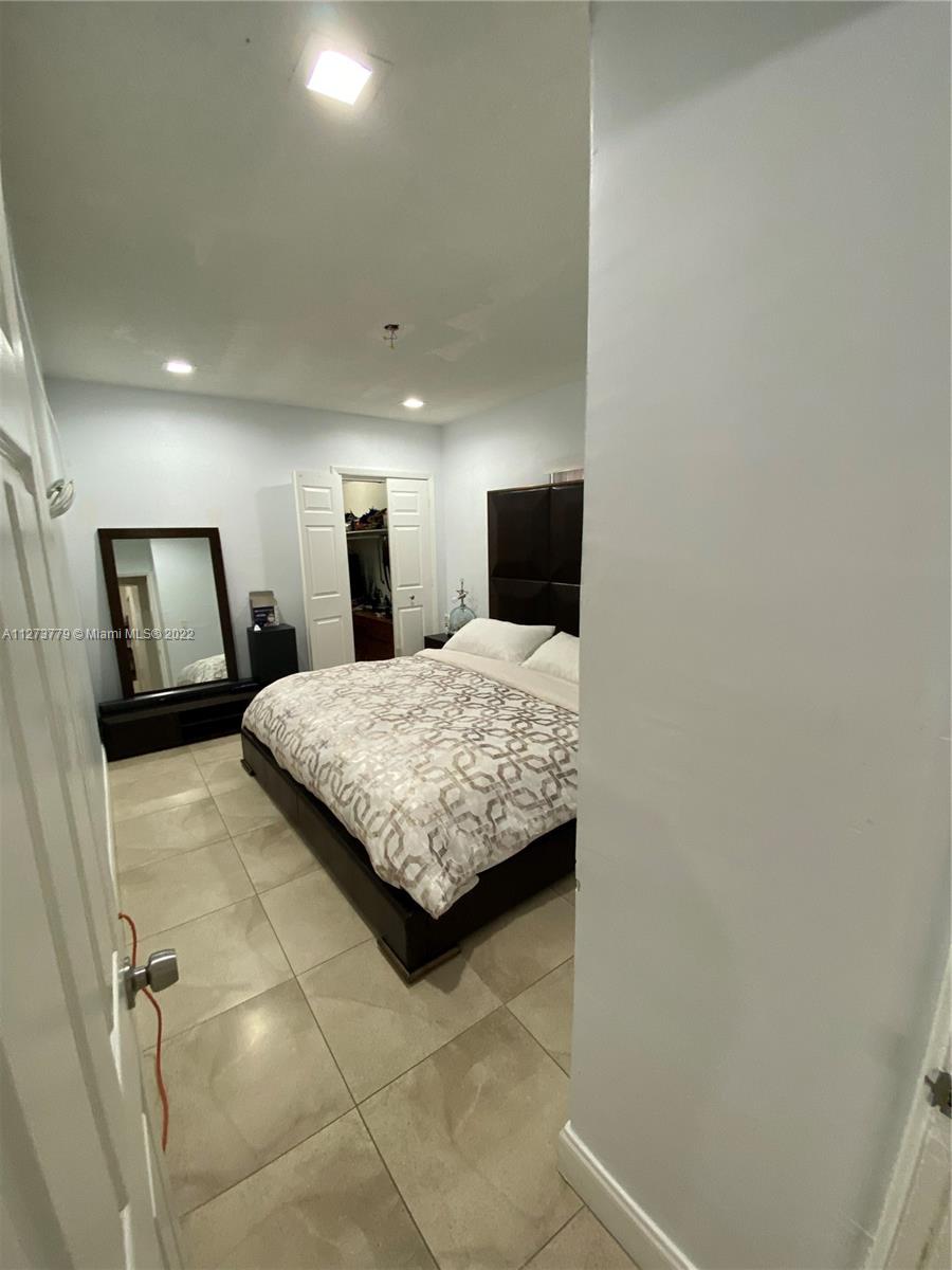 See details / 2588 sq. ft. $ 2022-11-09 0 Photo