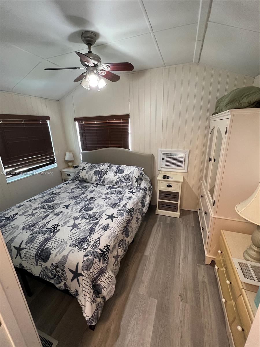 See details 2 / 2 404 sq. ft. $ 2022-09-16 0 Photo