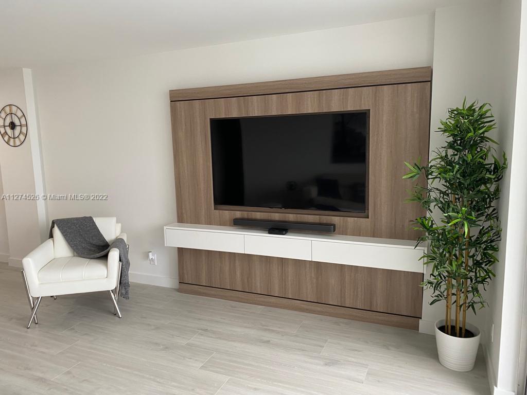 Photo of 3800 Ocean Dr #1103, Hollywood, Florida, 33019 - Living room