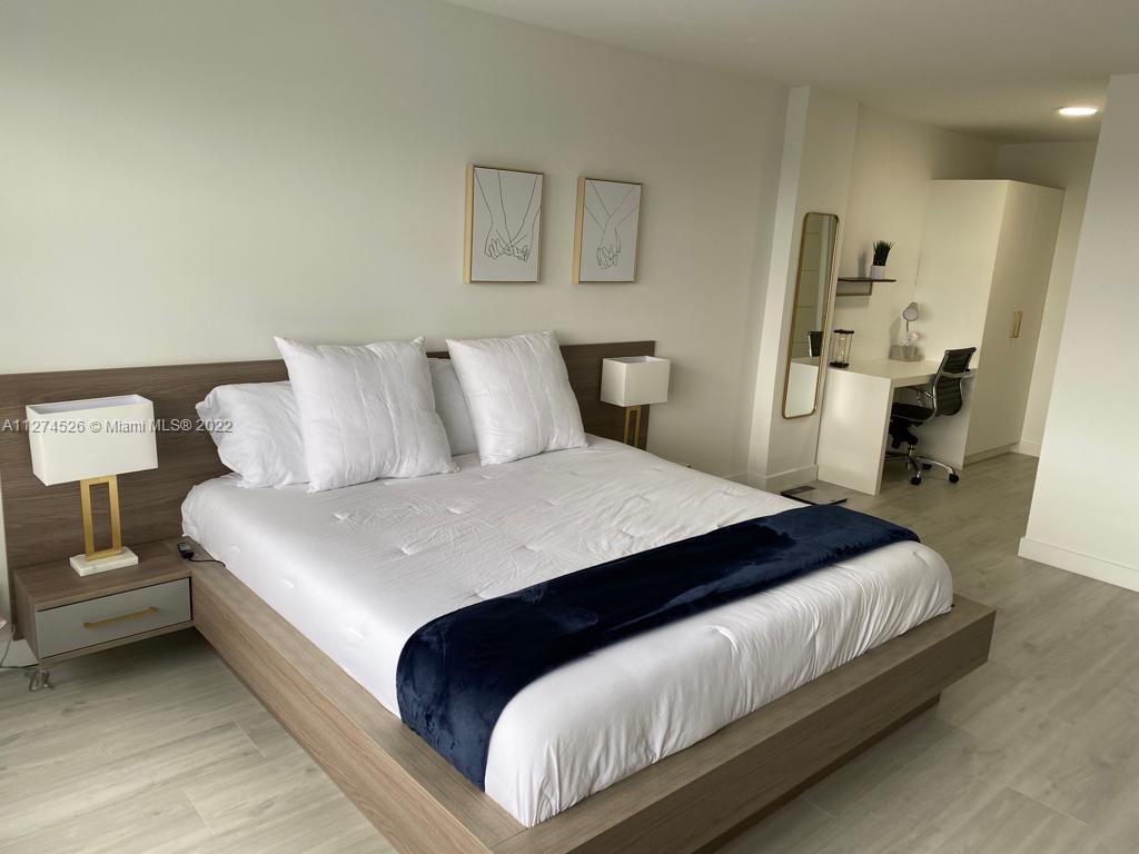 Photo of 3800 Ocean Dr #1103, Hollywood, Florida, 33019 - Living room