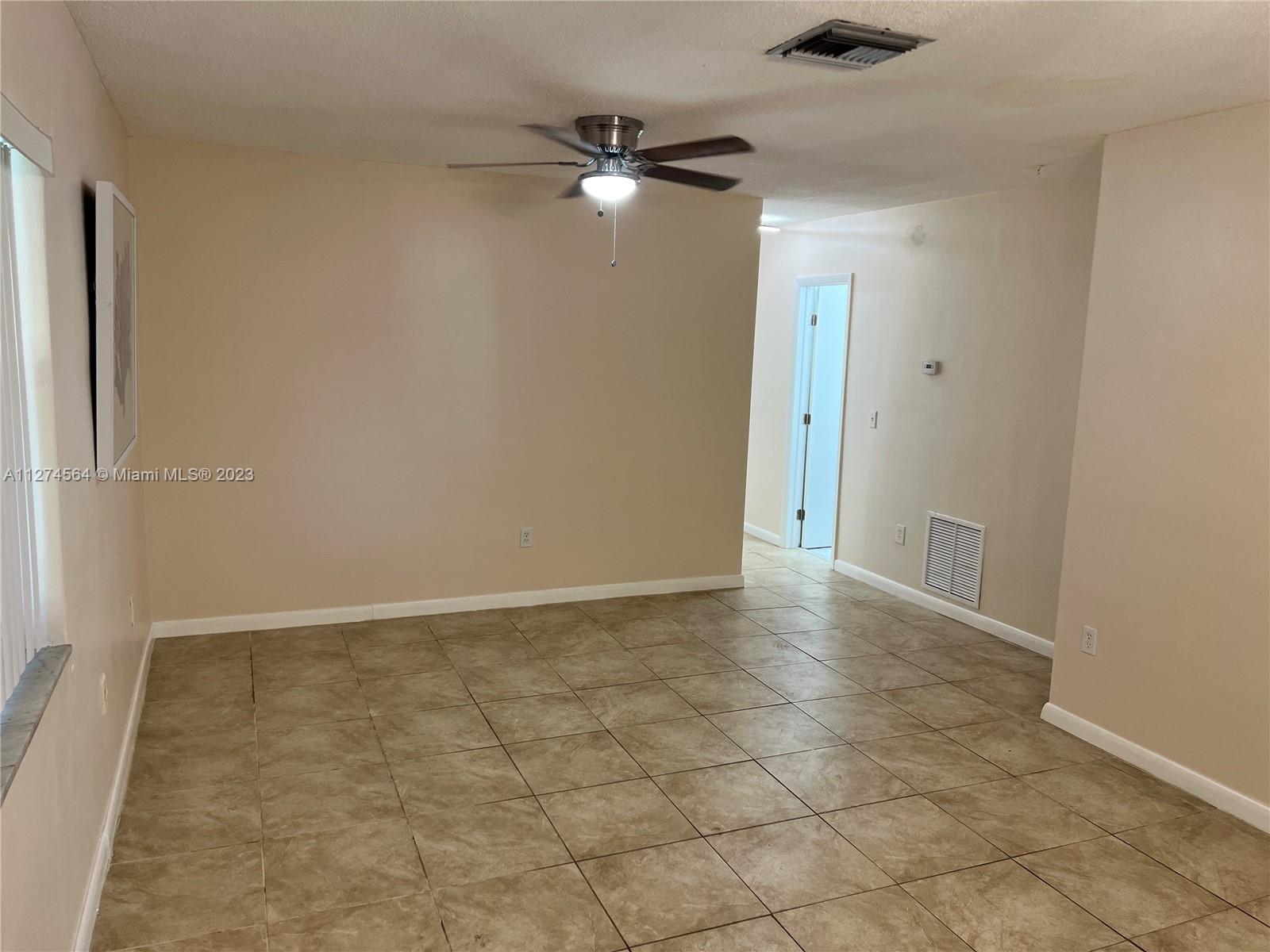 See details / 1903 sq. ft. $ 2022-10-03 0 Photo