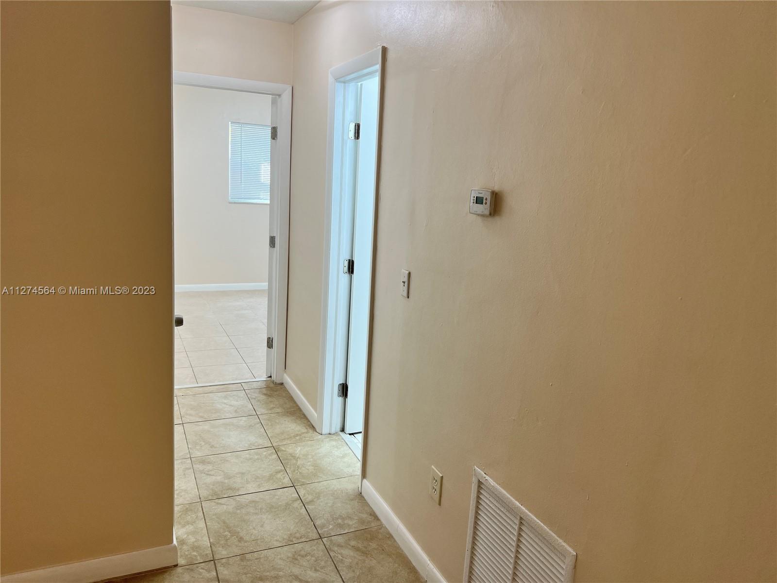 See details / 1903 sq. ft. $ 2022-10-03 0 Photo