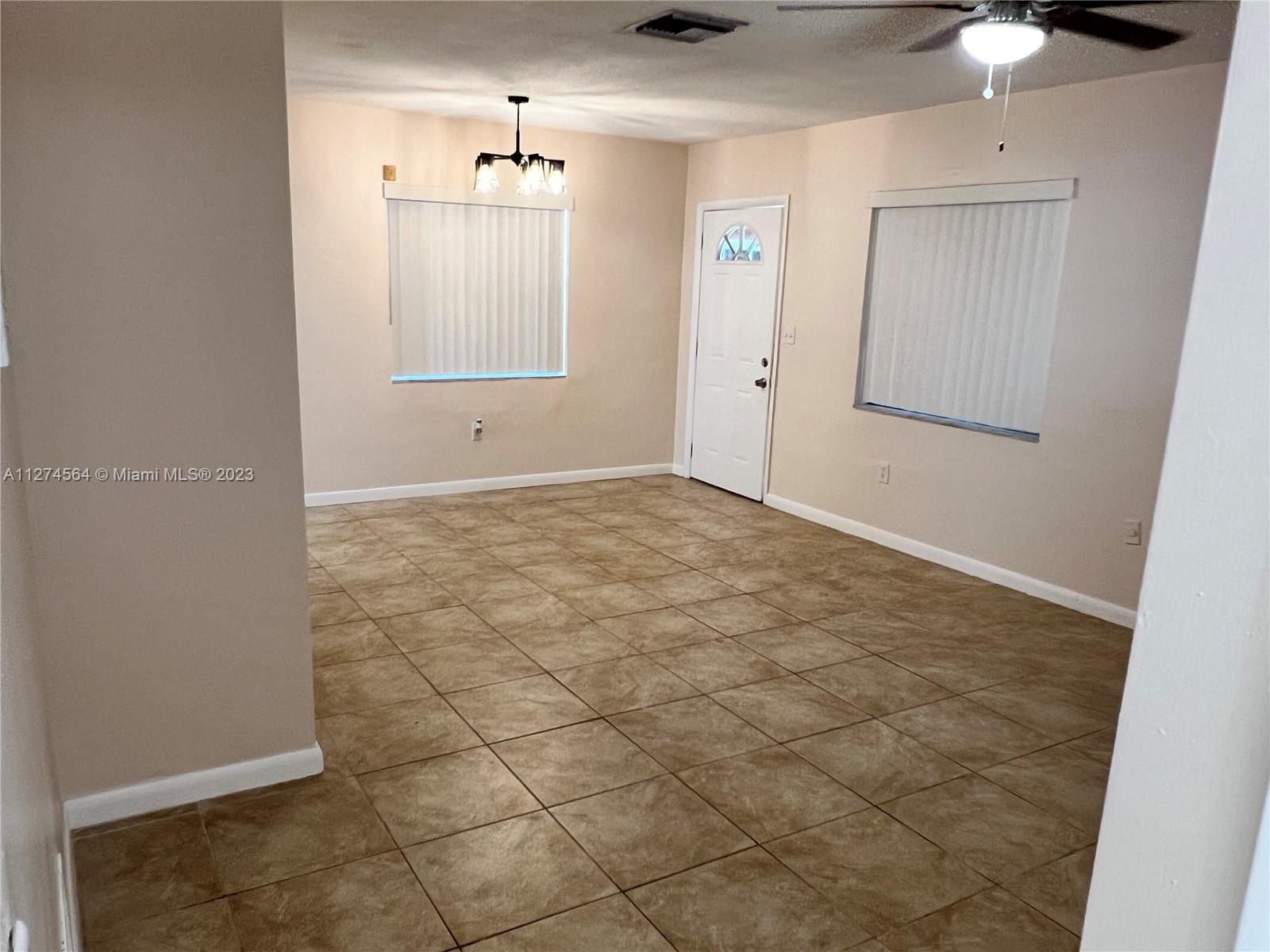 See details / 1903 sq. ft. $ 2022-10-03 0 Photo